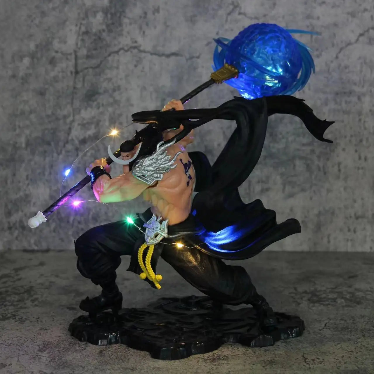 One piece: Barbe blanche. Figurine 31cm