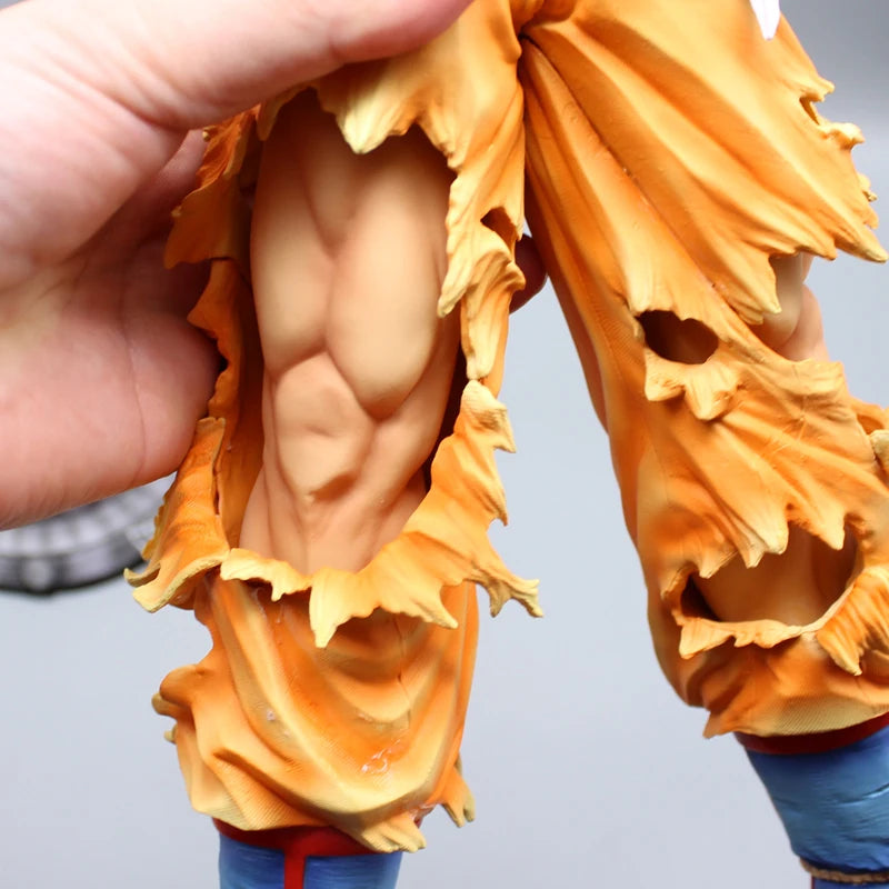 Dragon Ball Z: Son Goku Super Saiyan. 28 cm Figure
