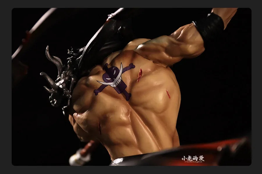 One piece: Barbe blanche. Figurine 31cm
