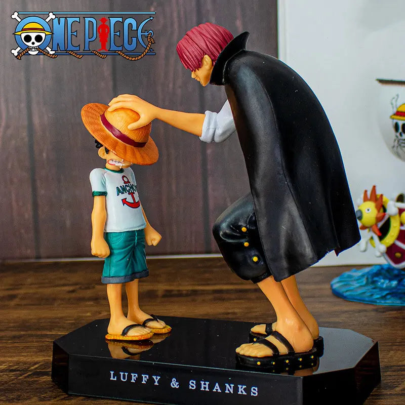 One Piece: Luffy et Shanks. Figurine 18 cm