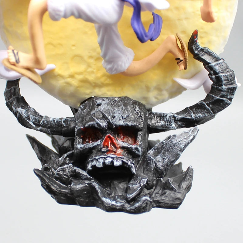 One piece: Luffy gear 5. Figurine LED 15cm