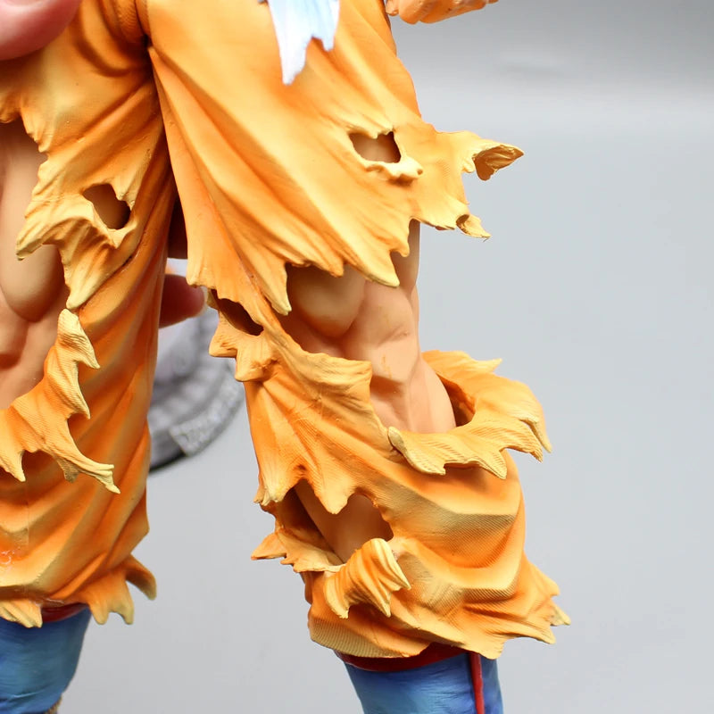 Dragon Ball Z: Son Goku Super Saiyan. 28 cm Figure