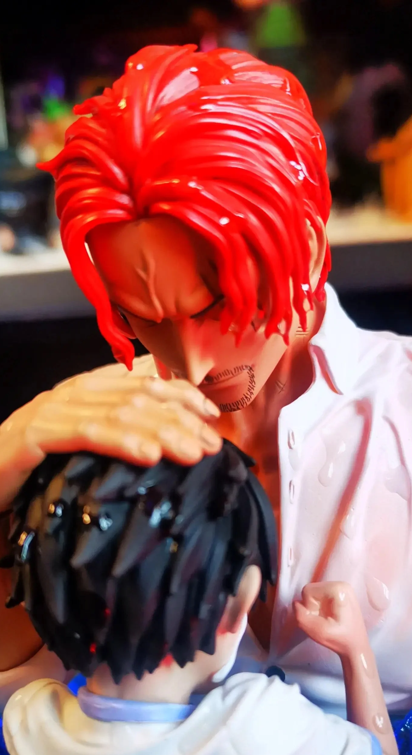 One Piece: Ruffy und Shanks haben einen Arm verloren. 20 cm große Figur