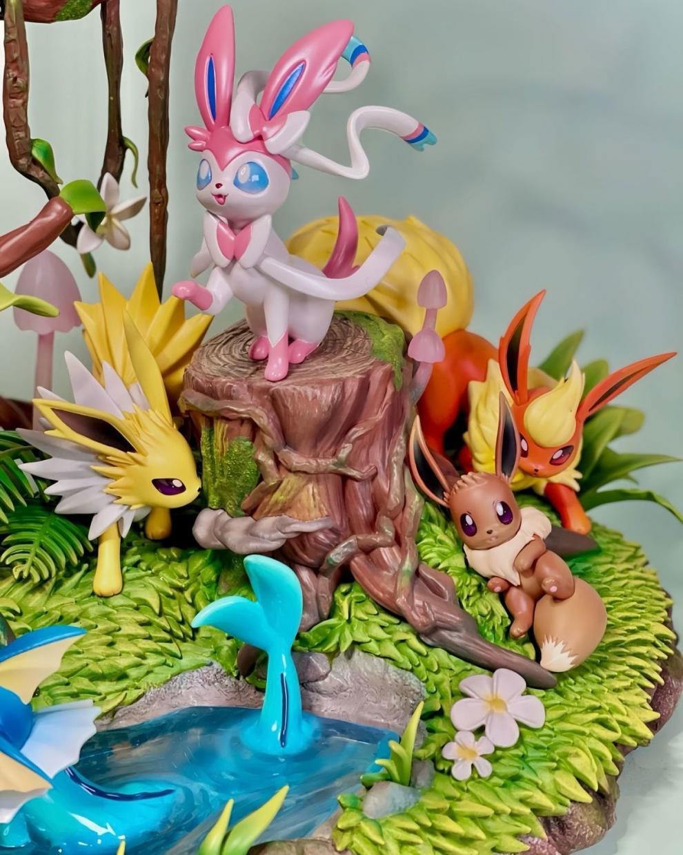 Pokemon: Eevee Evolutions. 27cm figure