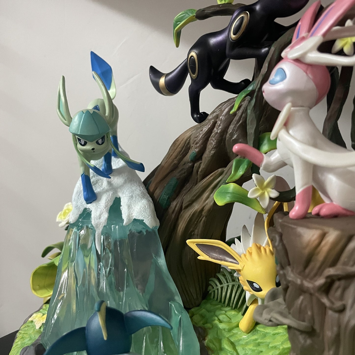 Pokemon: Eevee Evolutions. 27cm figure